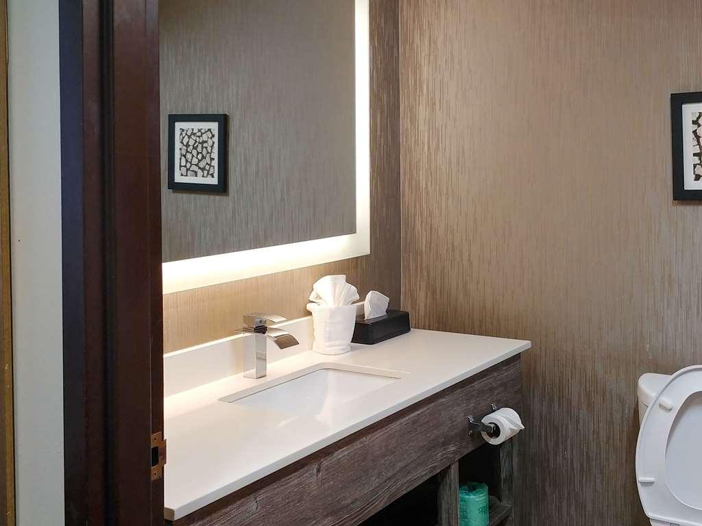 Hotel Comfort & Near Convention Center 2*