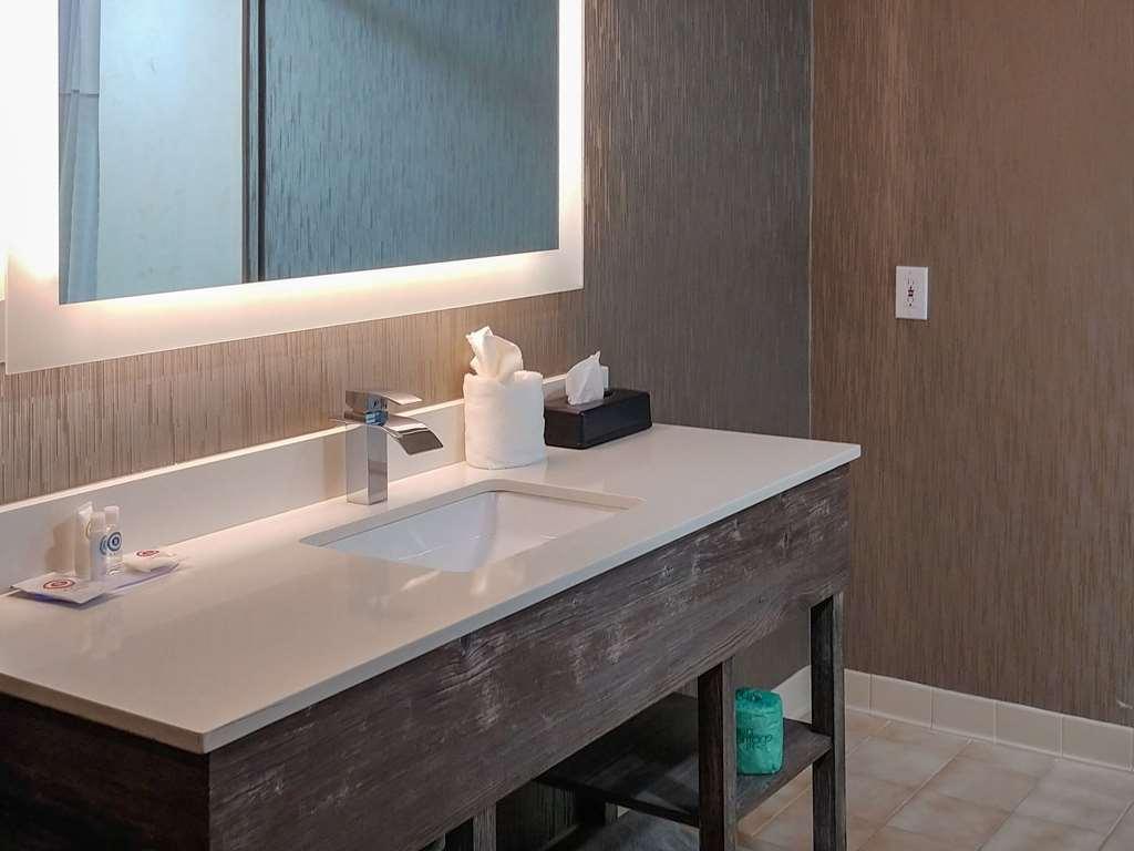 Hotel Comfort & Near Convention Center 2*
