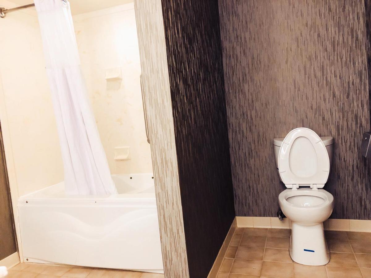 Hotel Comfort & Near Convention Center 2*