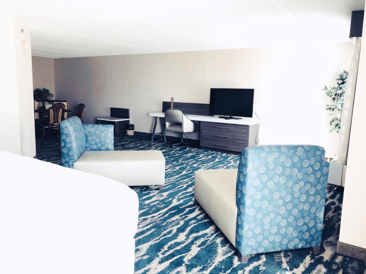 Hotel Comfort & Near Convention Center 2*